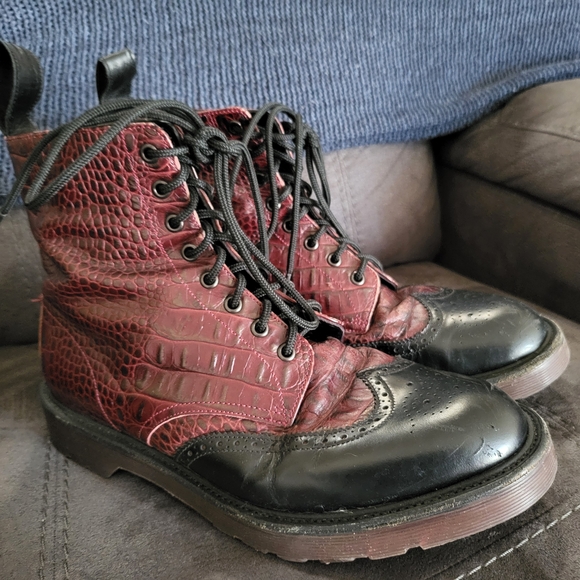 Dr. Martens Burgundy Crocodile Brogued Wingtip Calder (Mie Dannon) - Picture 1 of 6